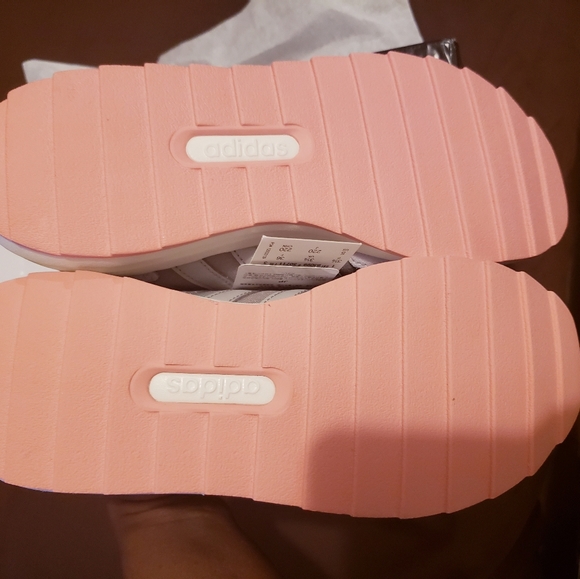 ADIDAS RETRORUN WOMEN SNEAKERS - Picture 2 of 15